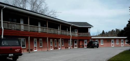 Cool City Motel Two Rivers Екстериор снимка
